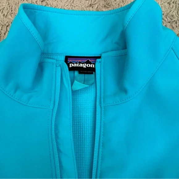 Blue Patagonia lightweight windbreaker jacket (Faults shown) - Picture 3 of 7